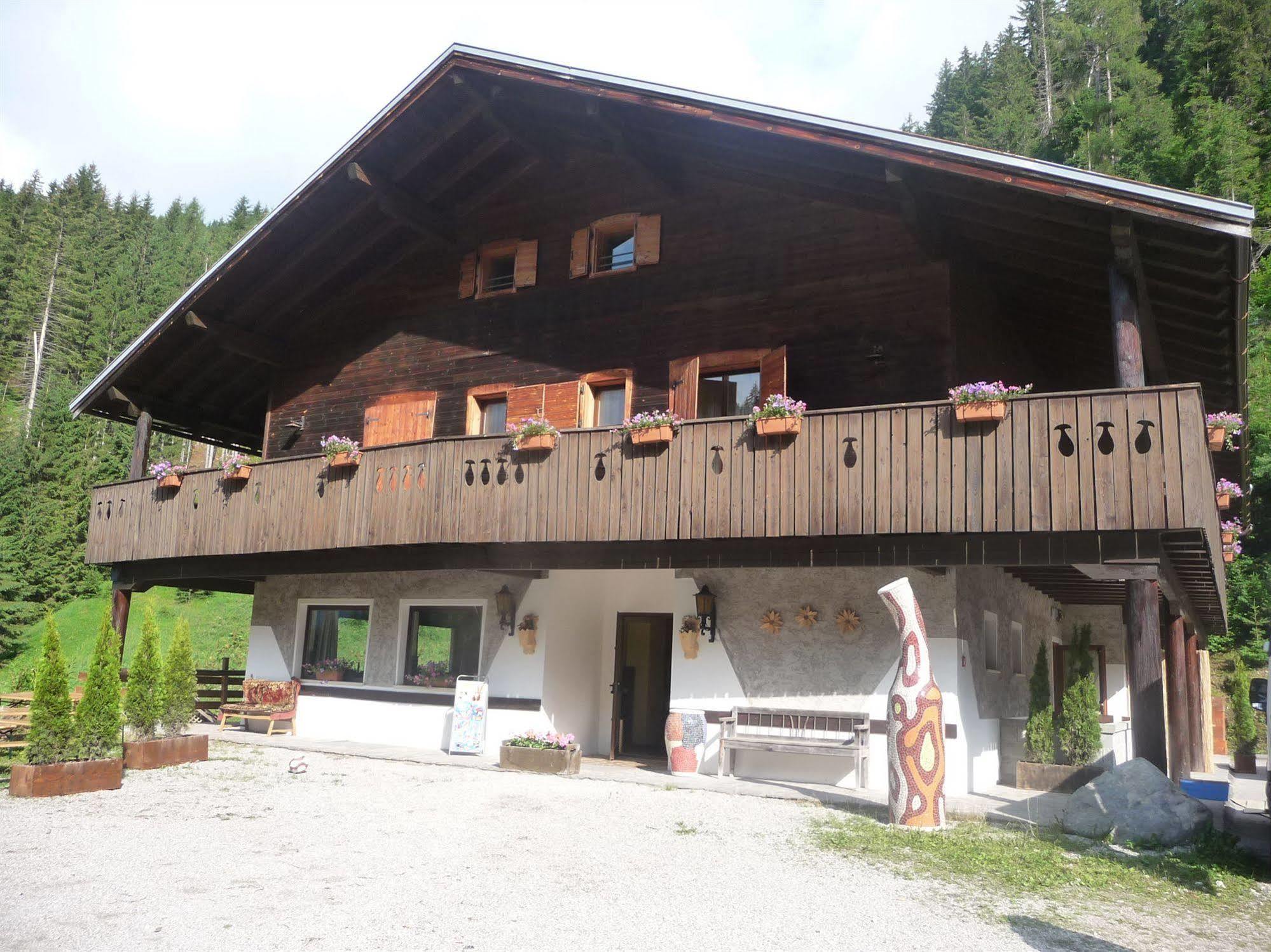 Le Chalet D'Or بادولا المظهر الخارجي الصورة